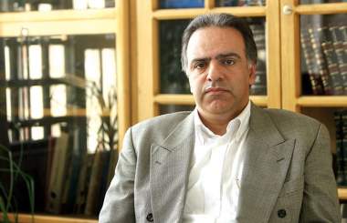 گفت: «طبیبم خدا و دارویم آفتاب است!» گفت: «طبیبم خدا و دارویم آفتاب است!»